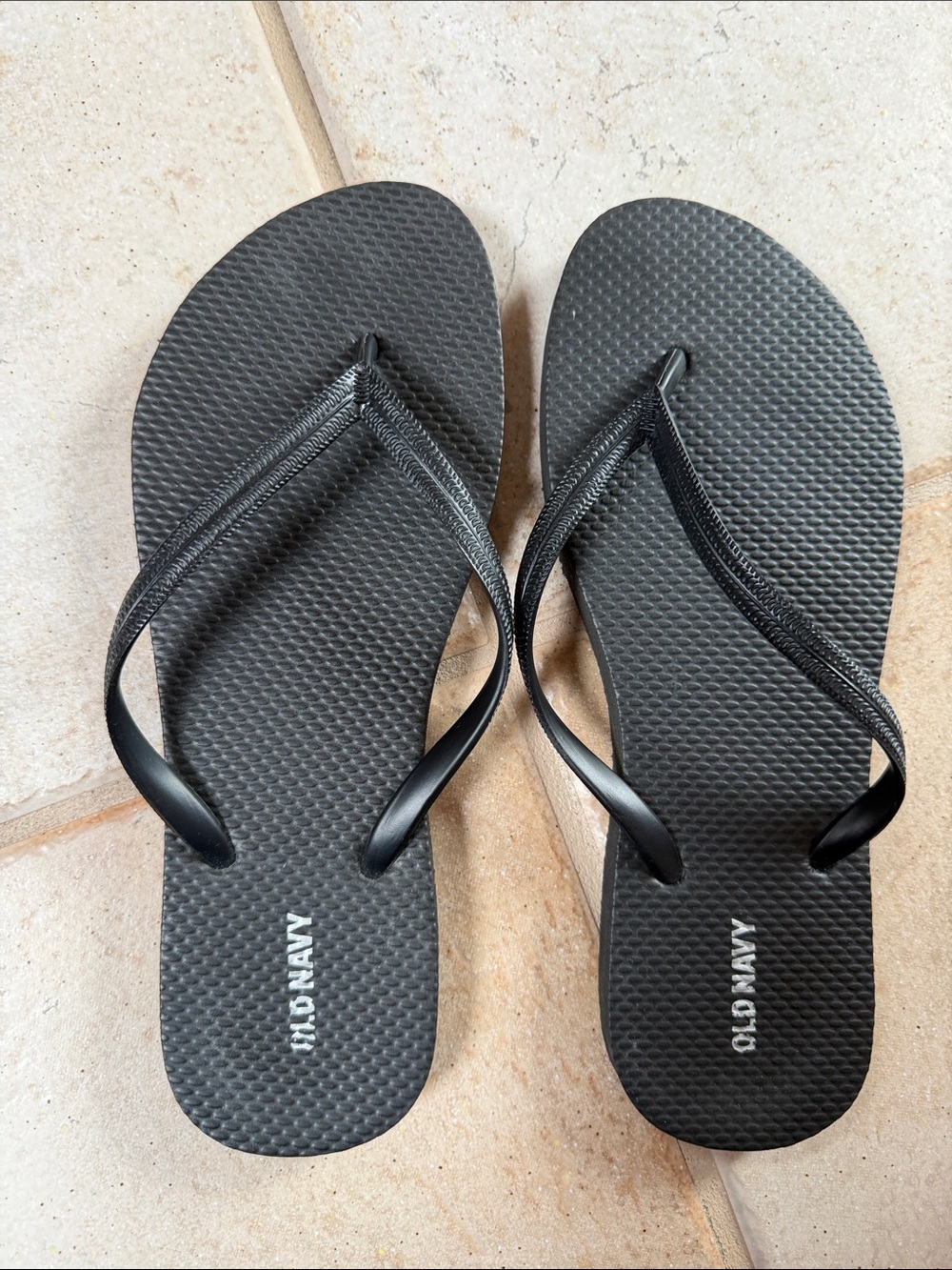 Black Old Navy Flip Flops